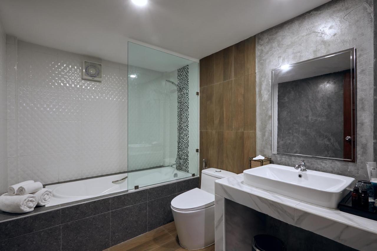 Chinoiserie Collection Resort And Spa Nai Harn Εξωτερικό φωτογραφία